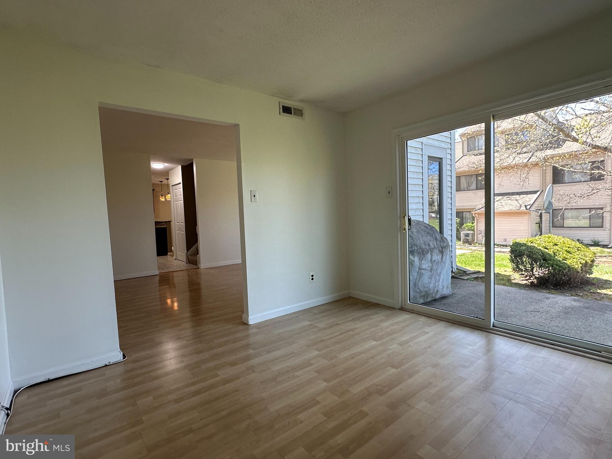 TOWAMENCIN CONDOS - Residential Lease