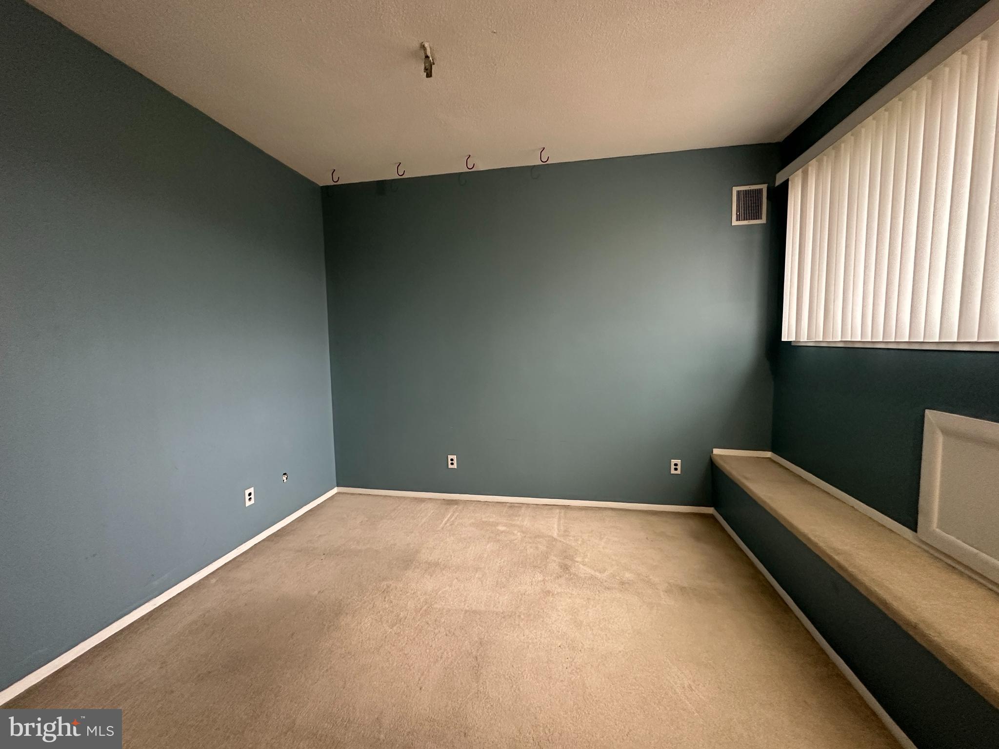 TOWAMENCIN CONDOS - Residential Lease