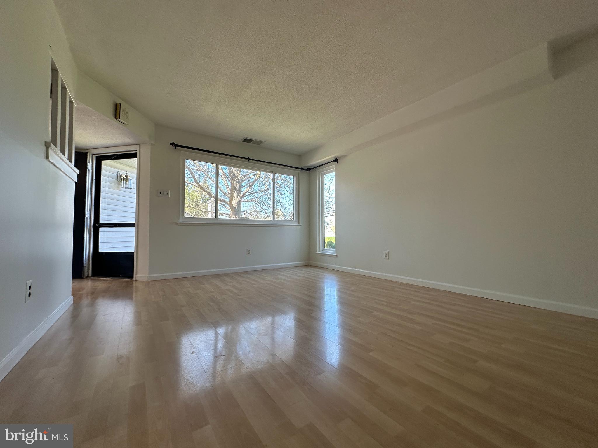 TOWAMENCIN CONDOS - Residential Lease