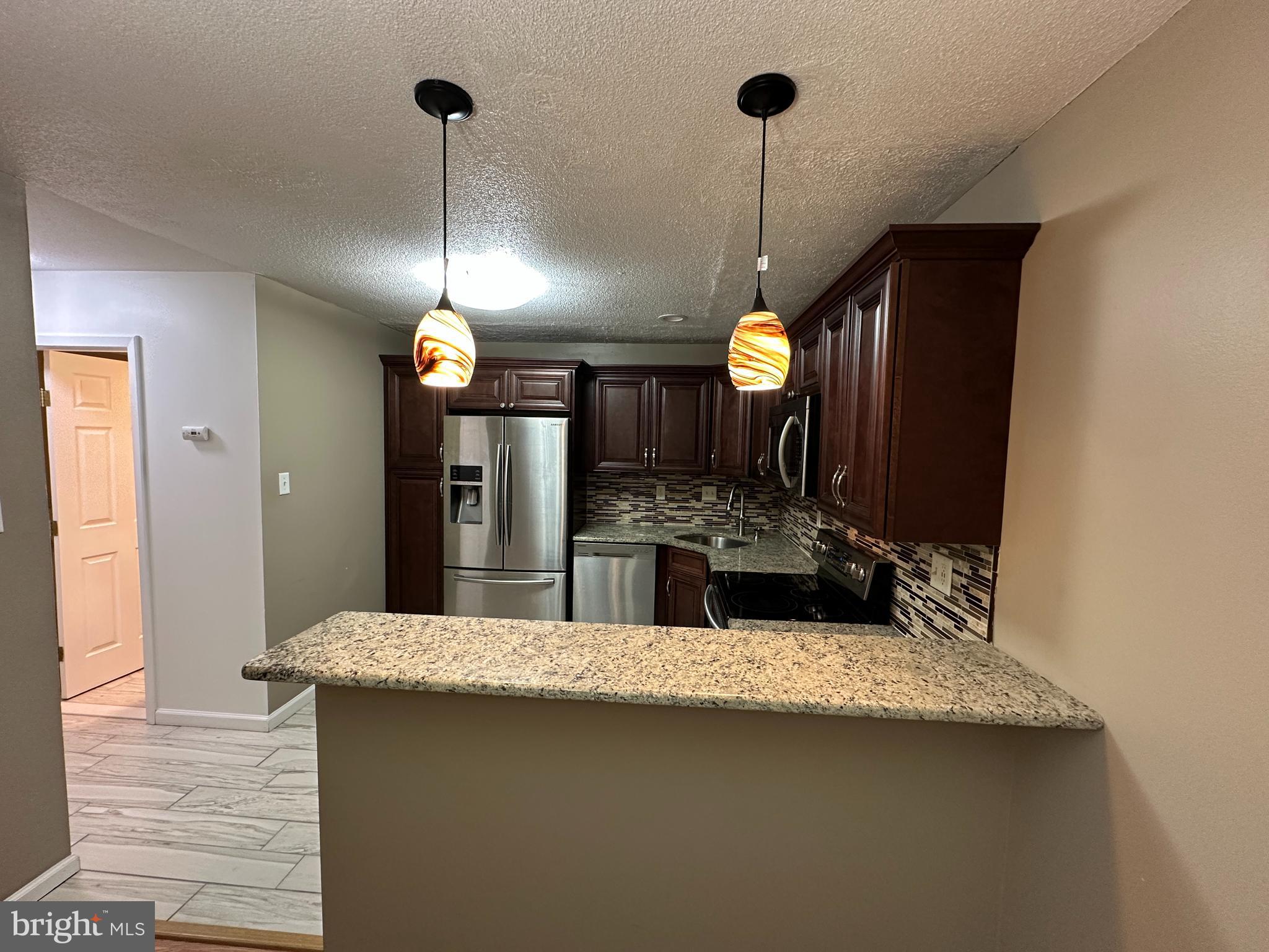 TOWAMENCIN CONDOS - Residential Lease