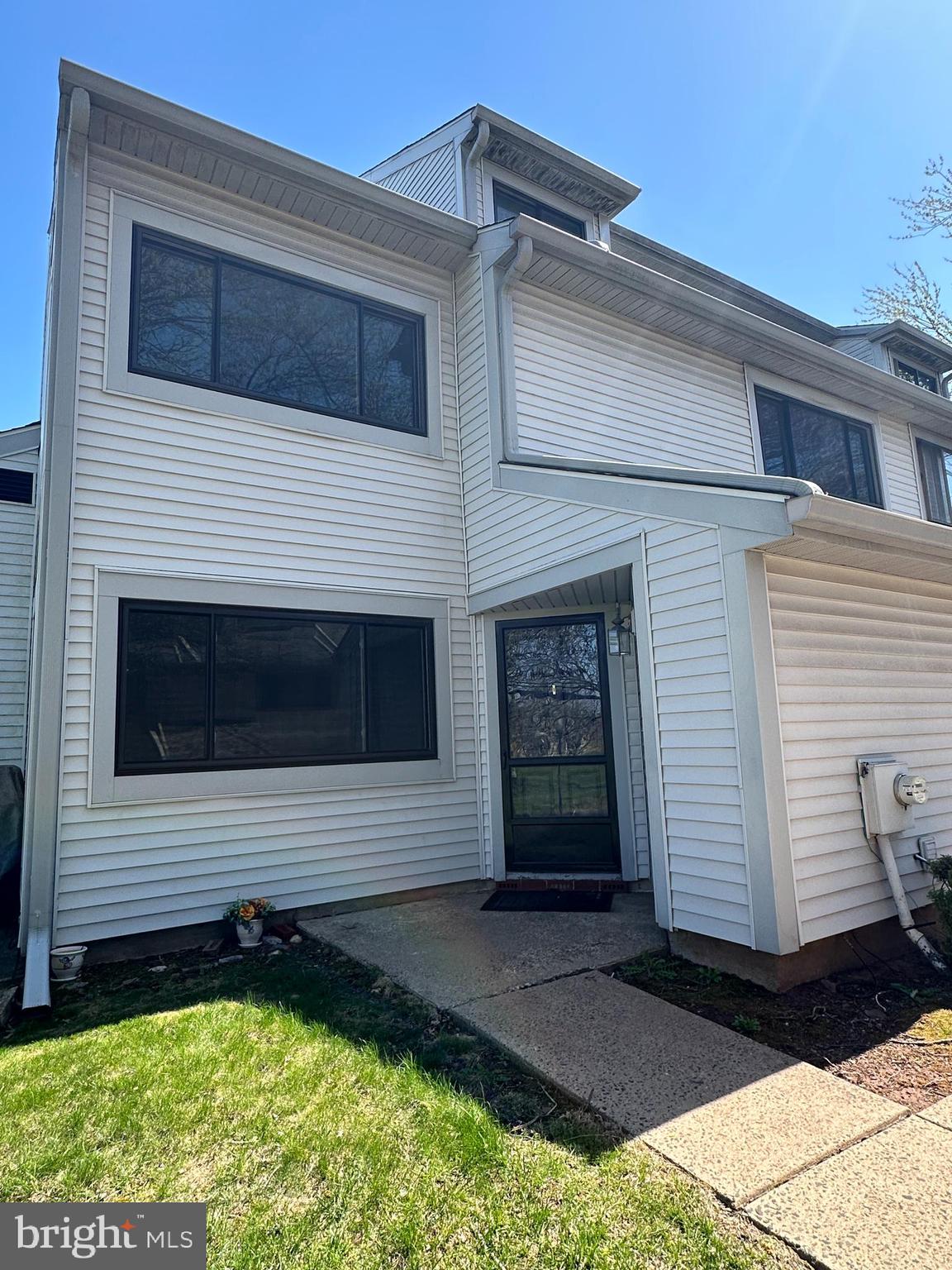 TOWAMENCIN CONDOS - Residential Lease