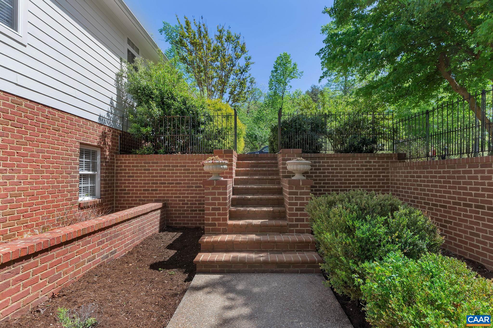 WOUNDED KNEE - Residential