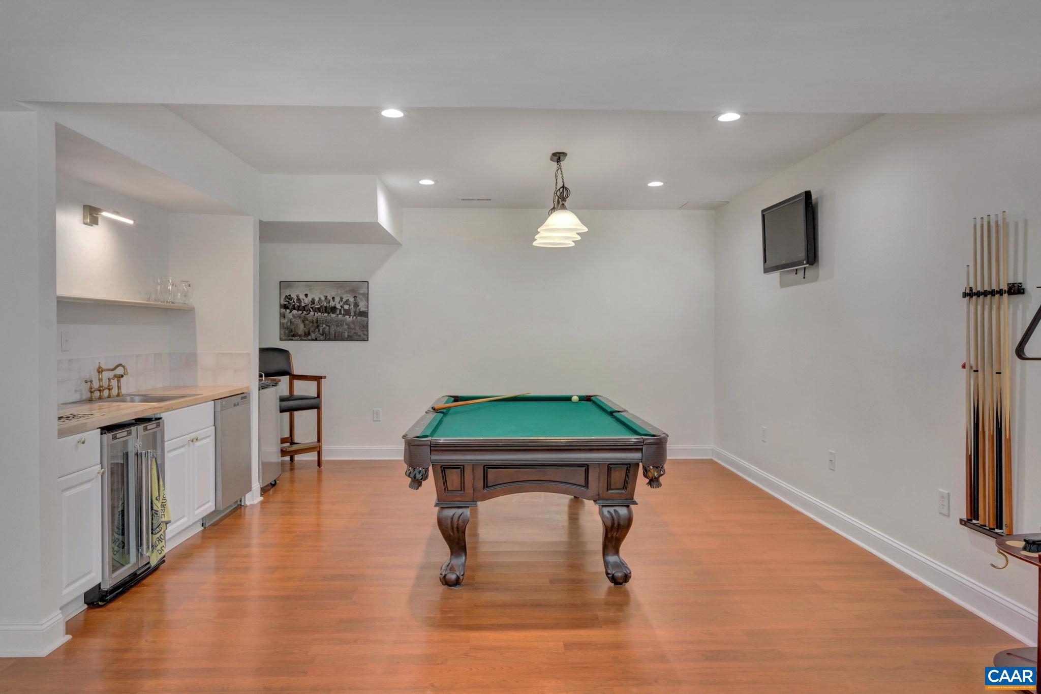 WOUNDED KNEE - Residential