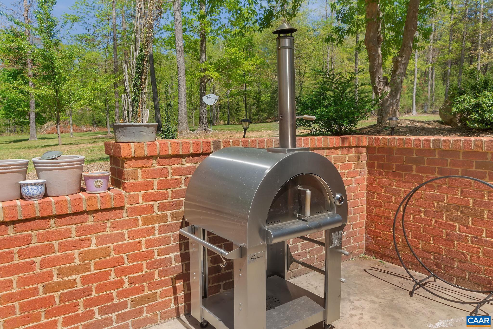 WOUNDED KNEE - Residential