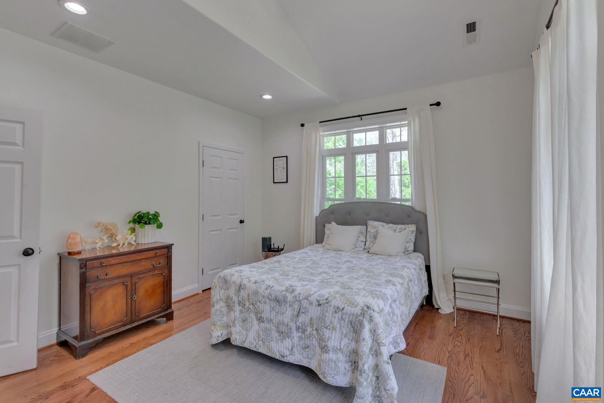 WOUNDED KNEE - Residential