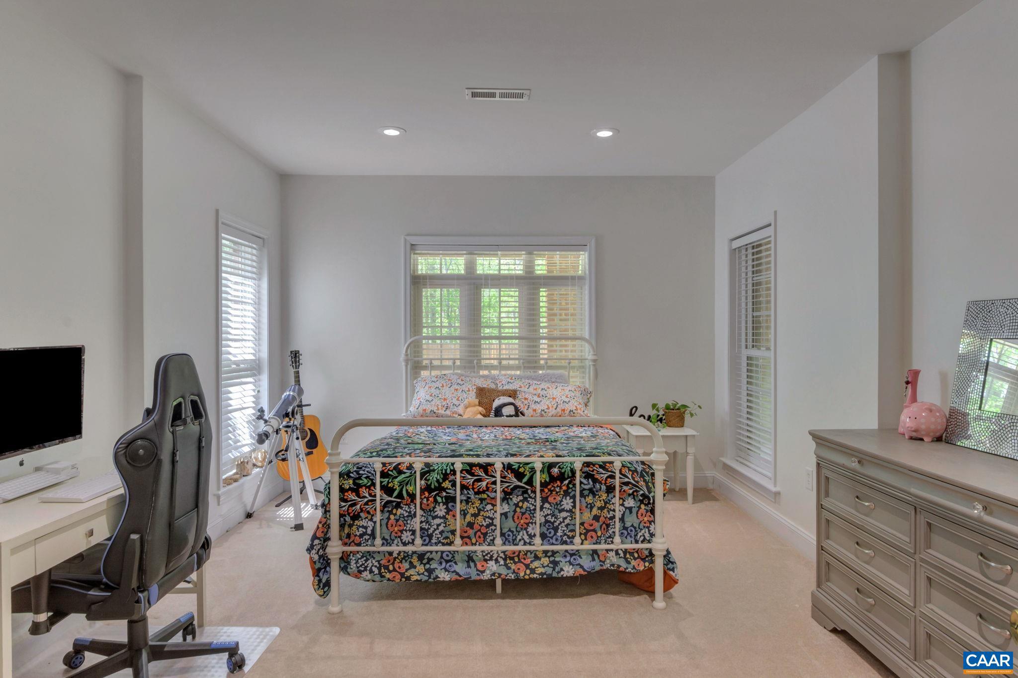 WOUNDED KNEE - Residential