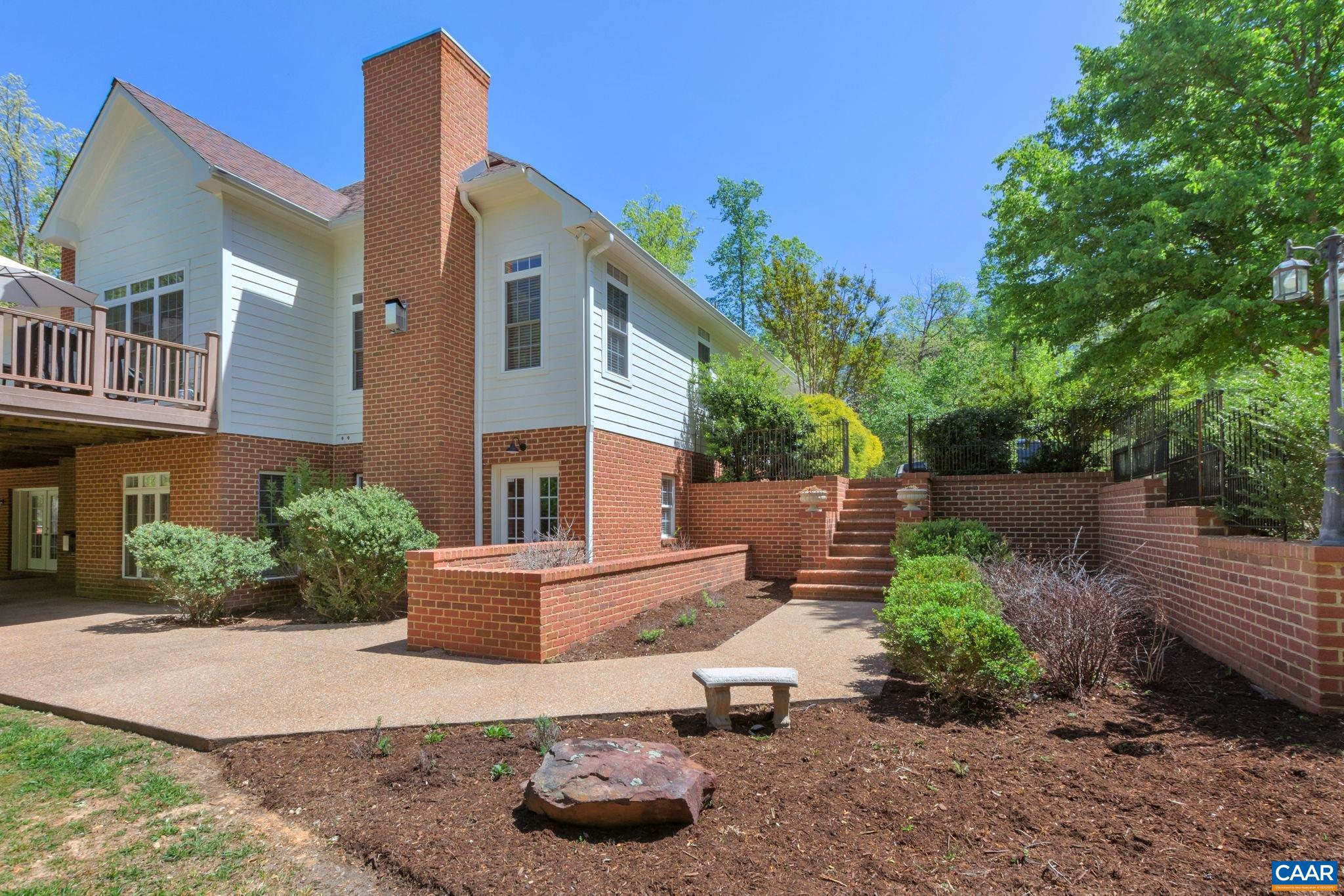 WOUNDED KNEE - Residential