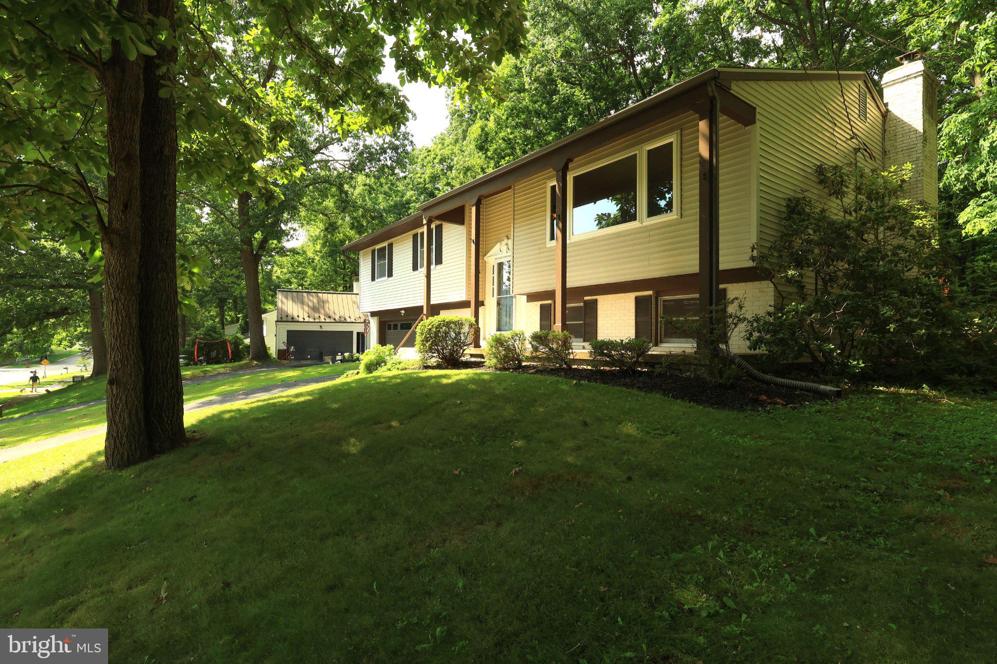667 DEVONSHIRE DRIVE