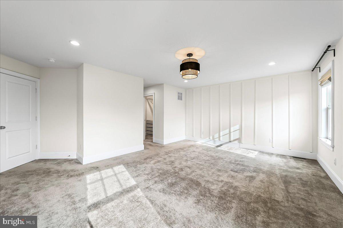 THE VILLAGES AT NORTHRIDGE - Residential Lease