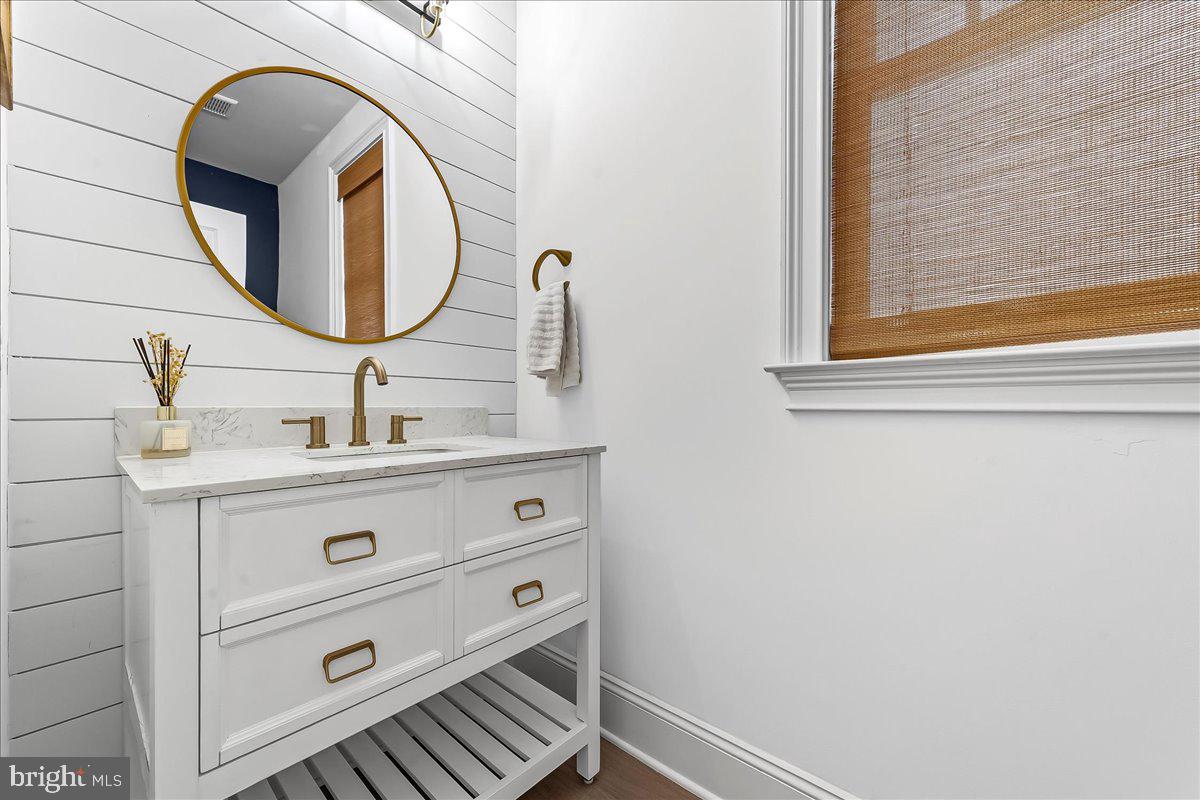 THE VILLAGES AT NORTHRIDGE - Residential Lease