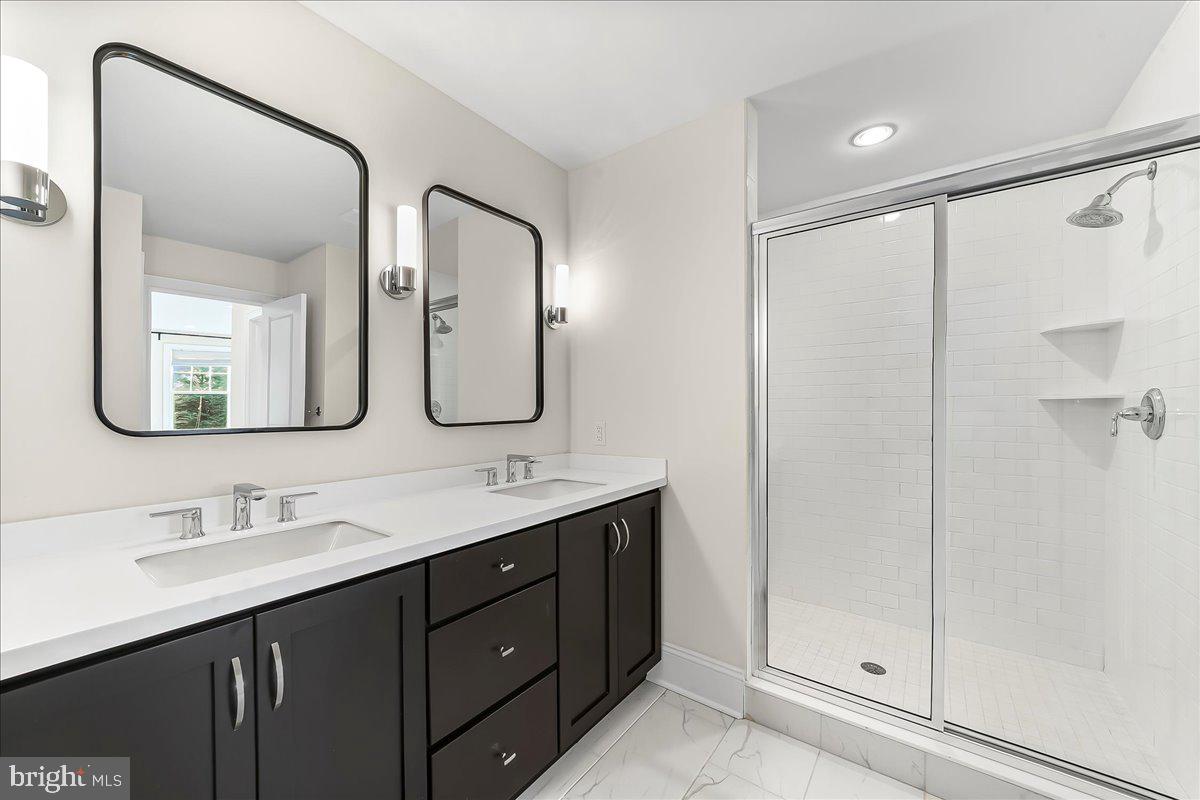 THE VILLAGES AT NORTHRIDGE - Residential Lease