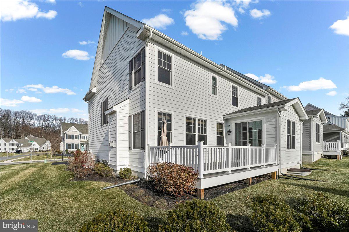 THE VILLAGES AT NORTHRIDGE - Residential Lease