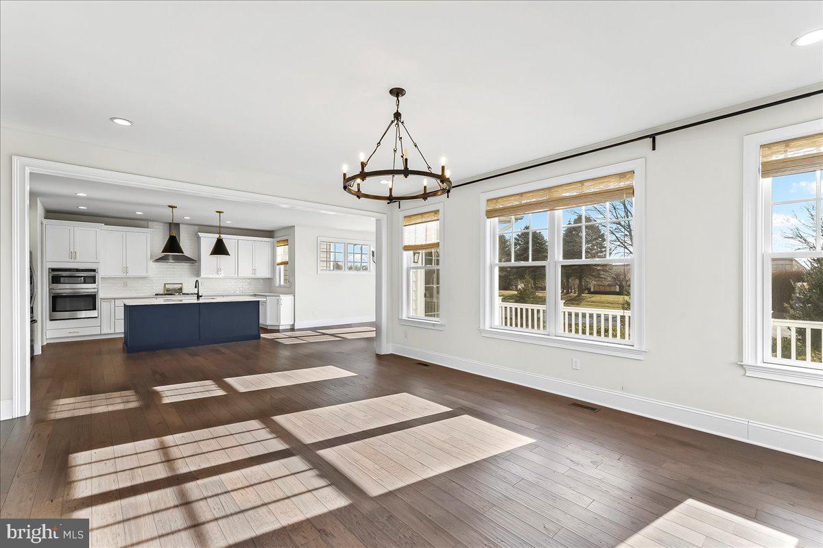 THE VILLAGES AT NORTHRIDGE - Residential Lease