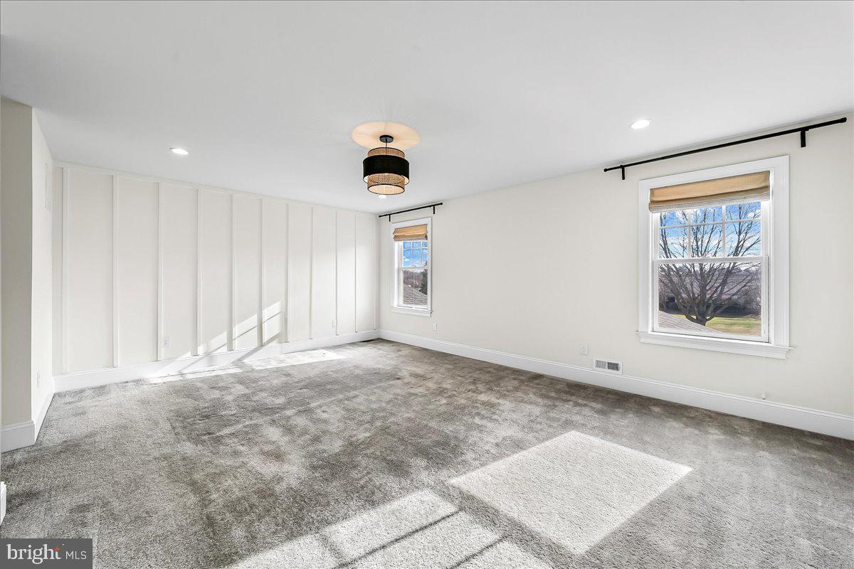 THE VILLAGES AT NORTHRIDGE - Residential Lease