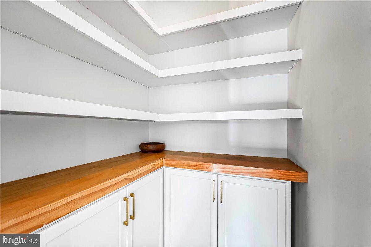 THE VILLAGES AT NORTHRIDGE - Residential Lease