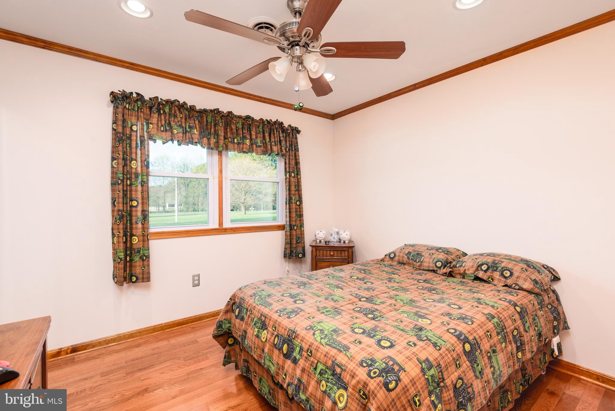 OAKLAND ACRES - Residential