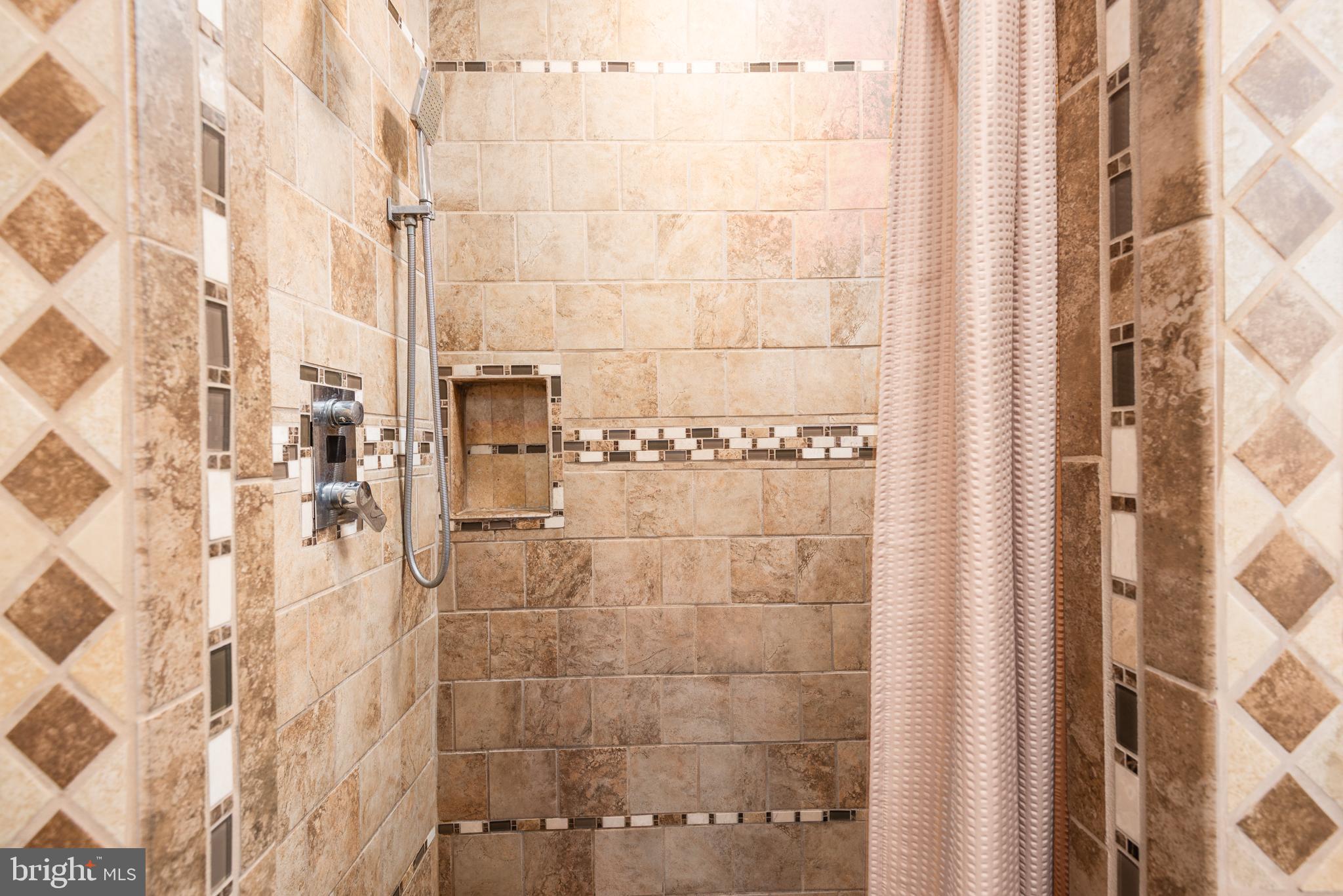 OAKLAND ACRES - Residential