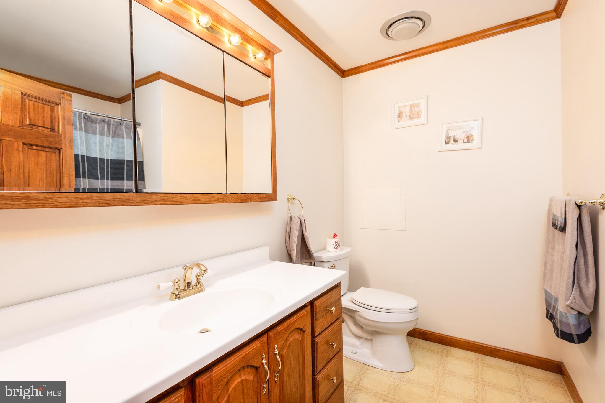 OAKLAND ACRES - Residential