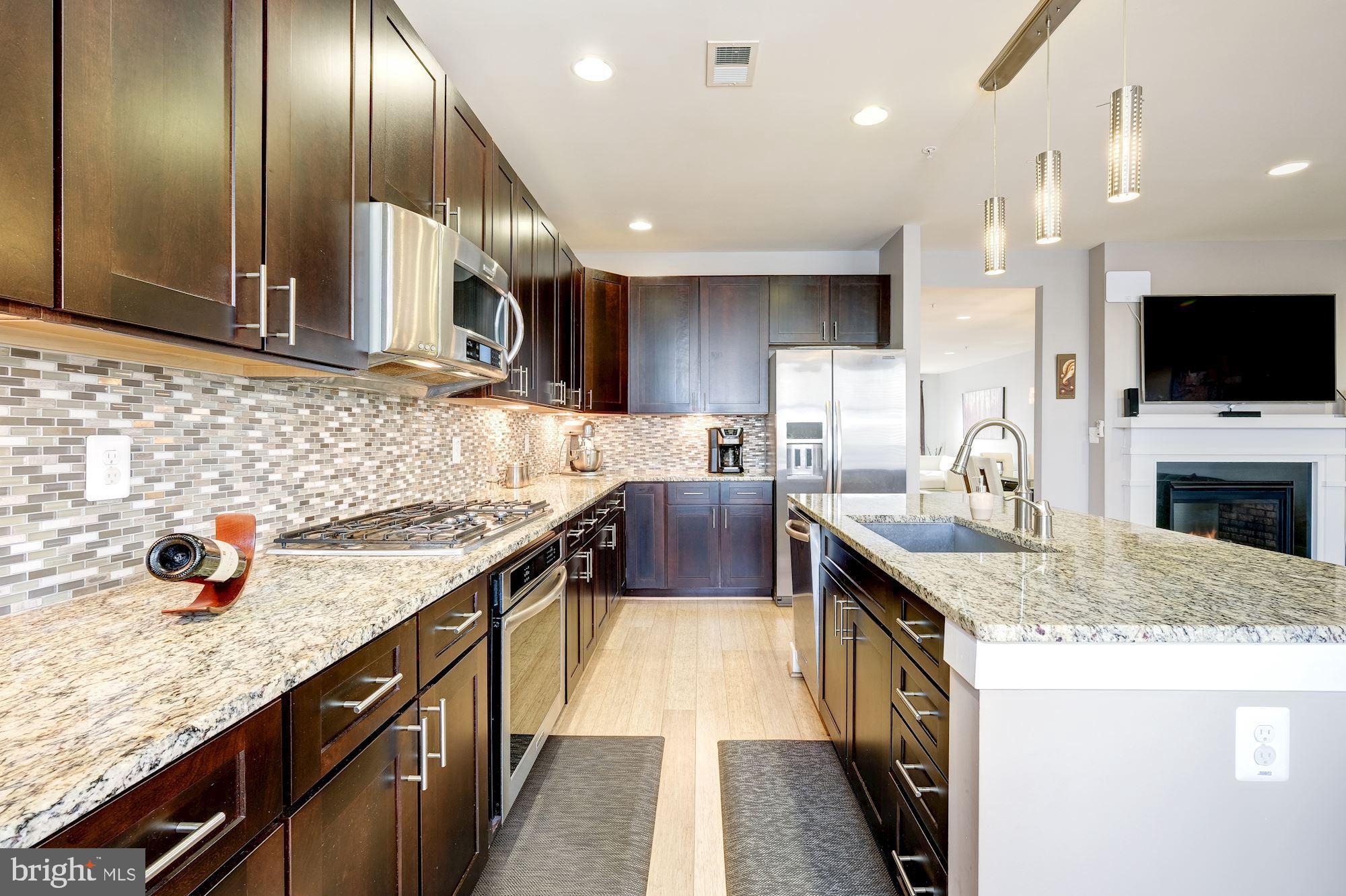 POTOMAC YARD - Residential Lease