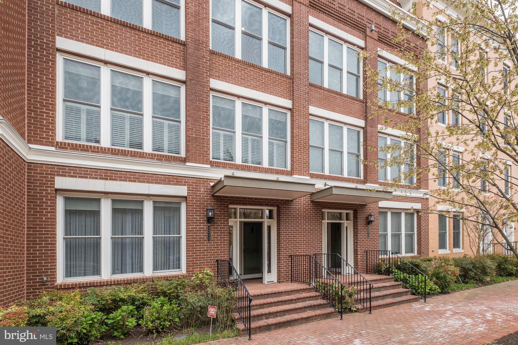 POTOMAC YARD - Residential Lease