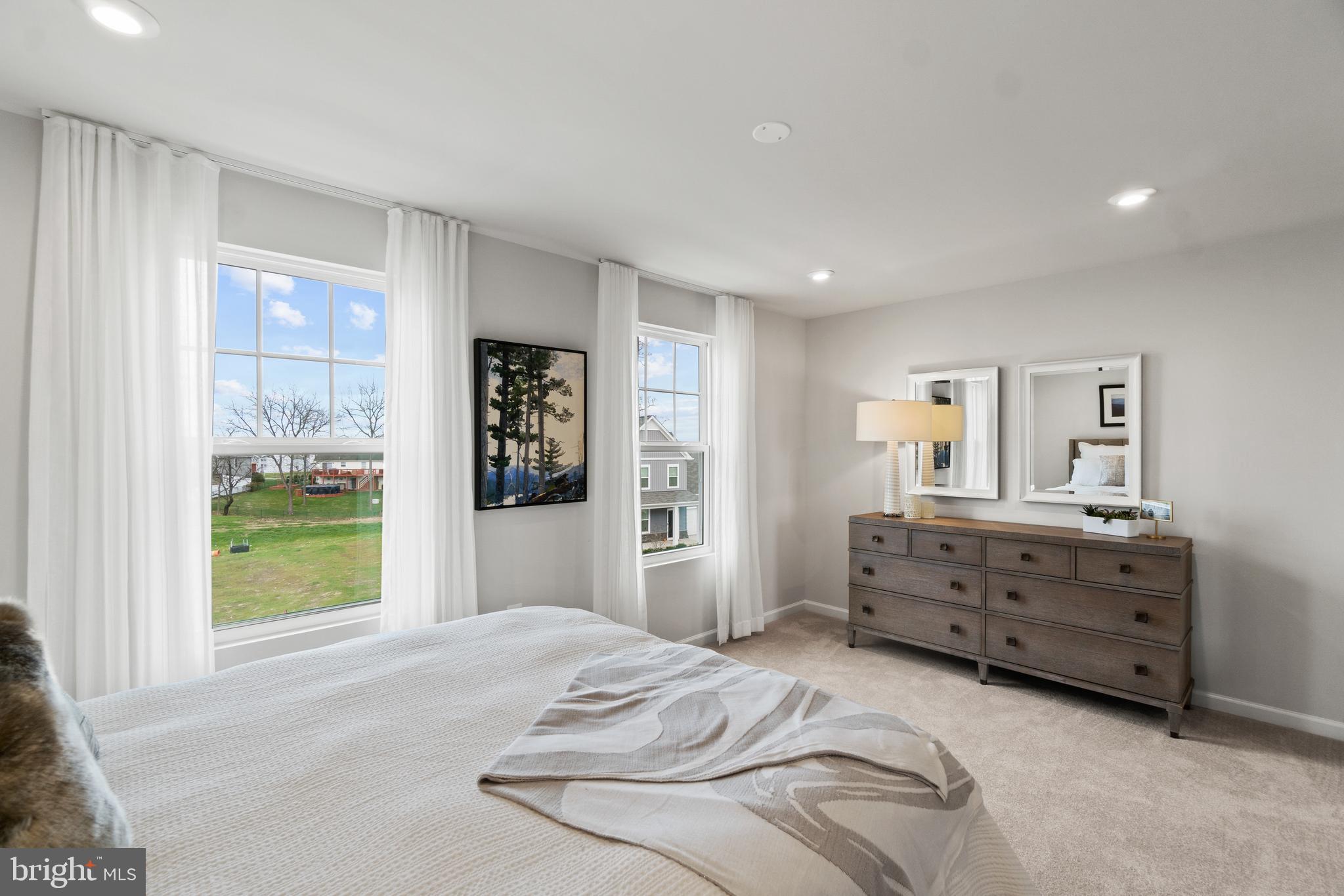PRESIDENTS POINTE - Residential