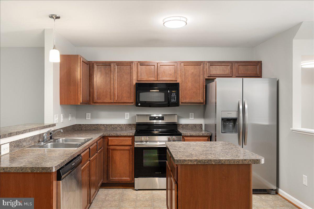 HUNTINGTON MEADOWS - Residential