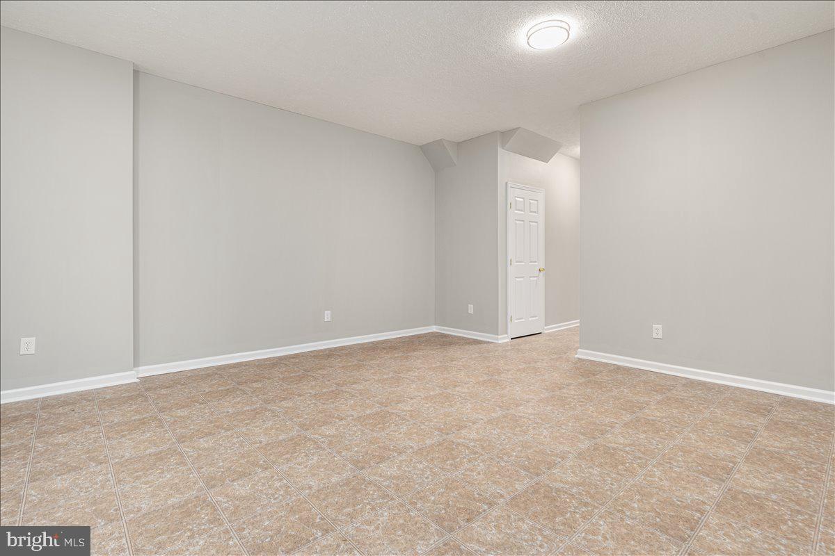 HUNTINGTON MEADOWS - Residential