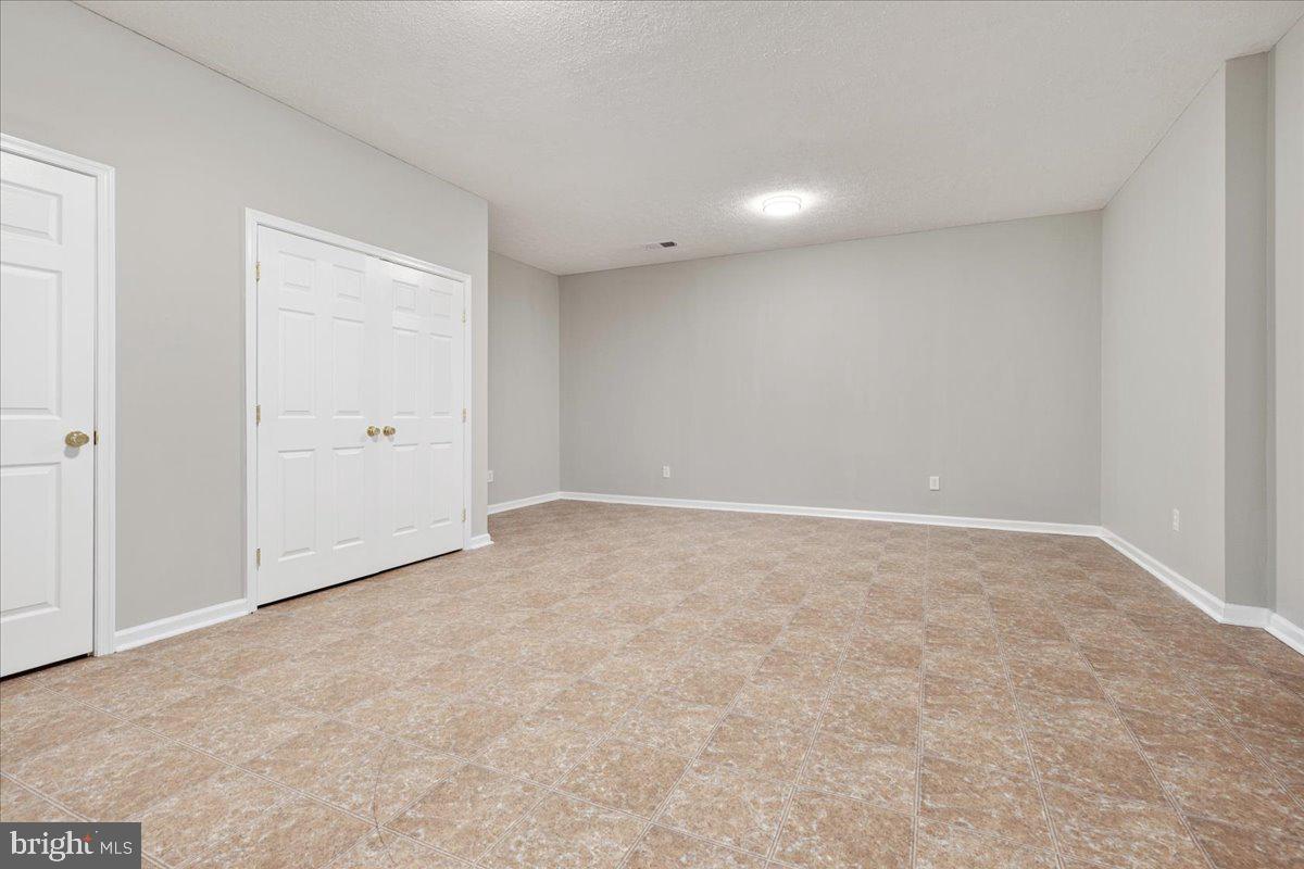 HUNTINGTON MEADOWS - Residential