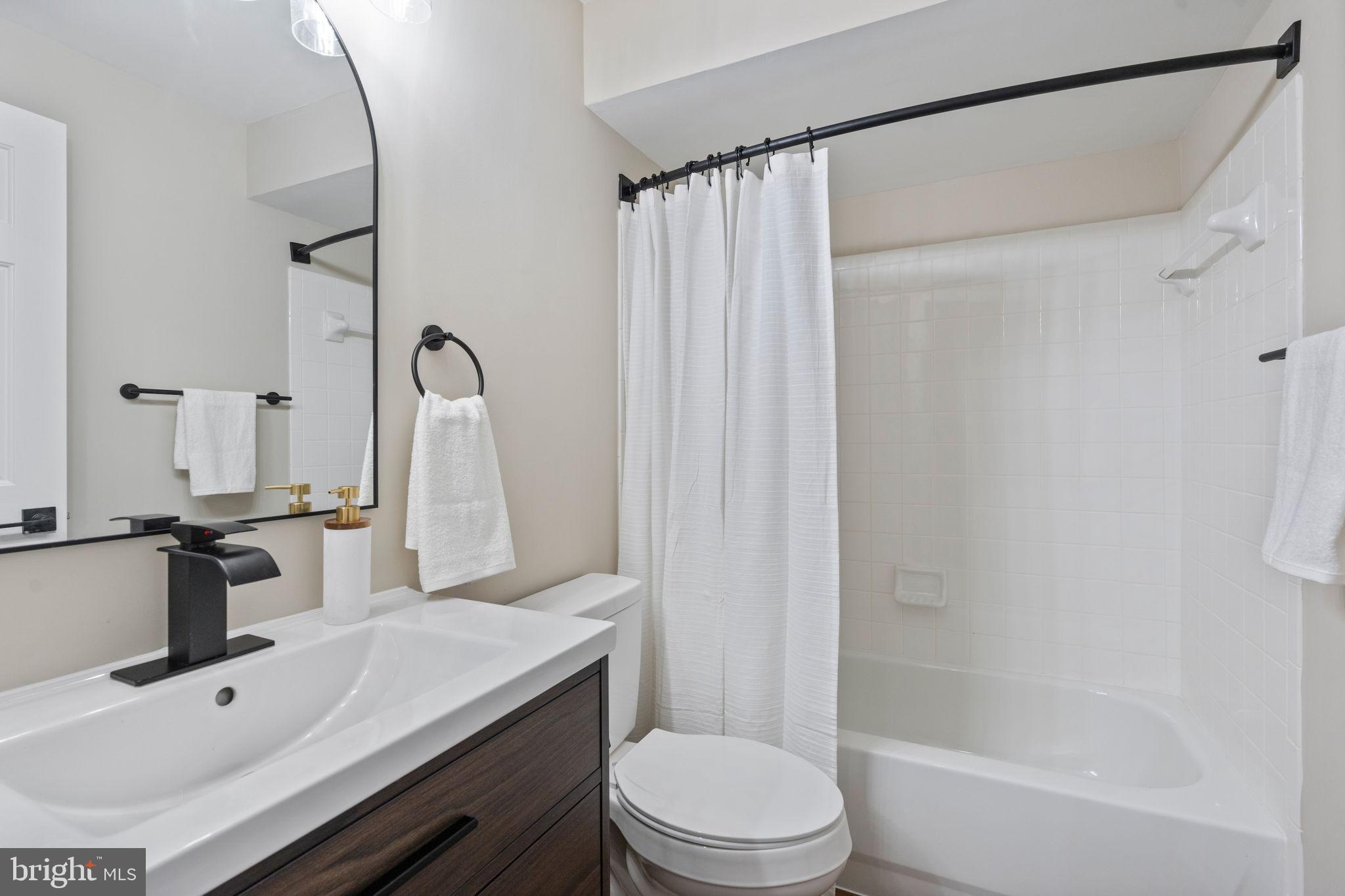 WINTERS RUN MANOR - Residential