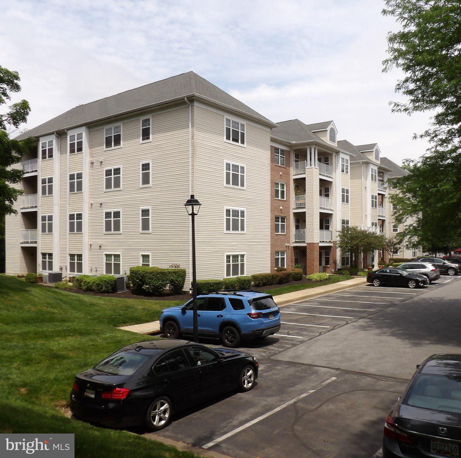 4550 CHAUCER WAY 302