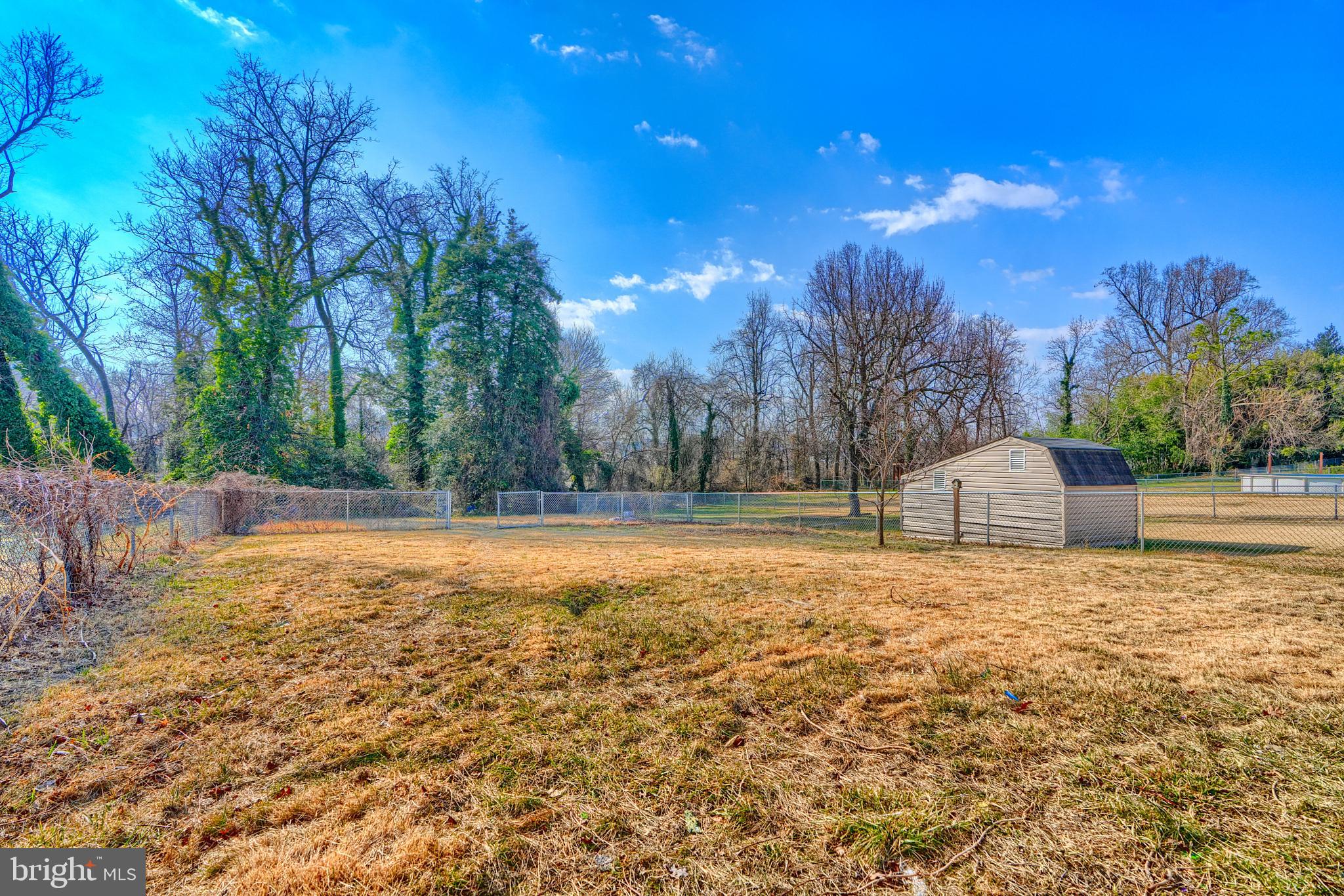 HILLENDALE PARK - Residential