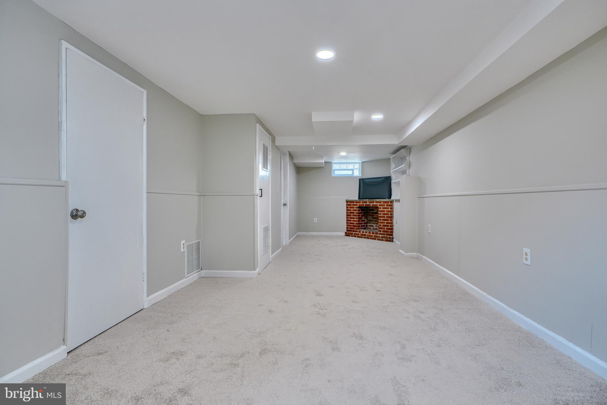 HILLENDALE PARK - Residential