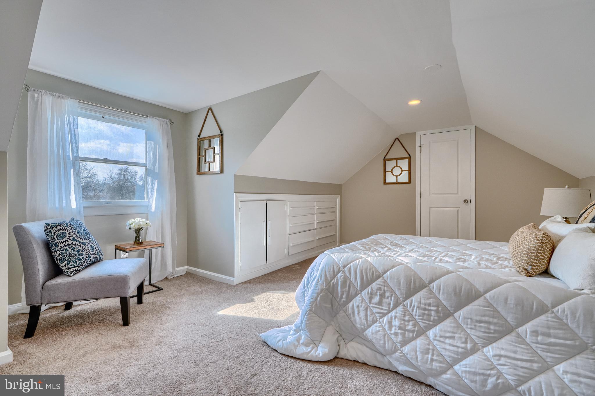 HILLENDALE PARK - Residential