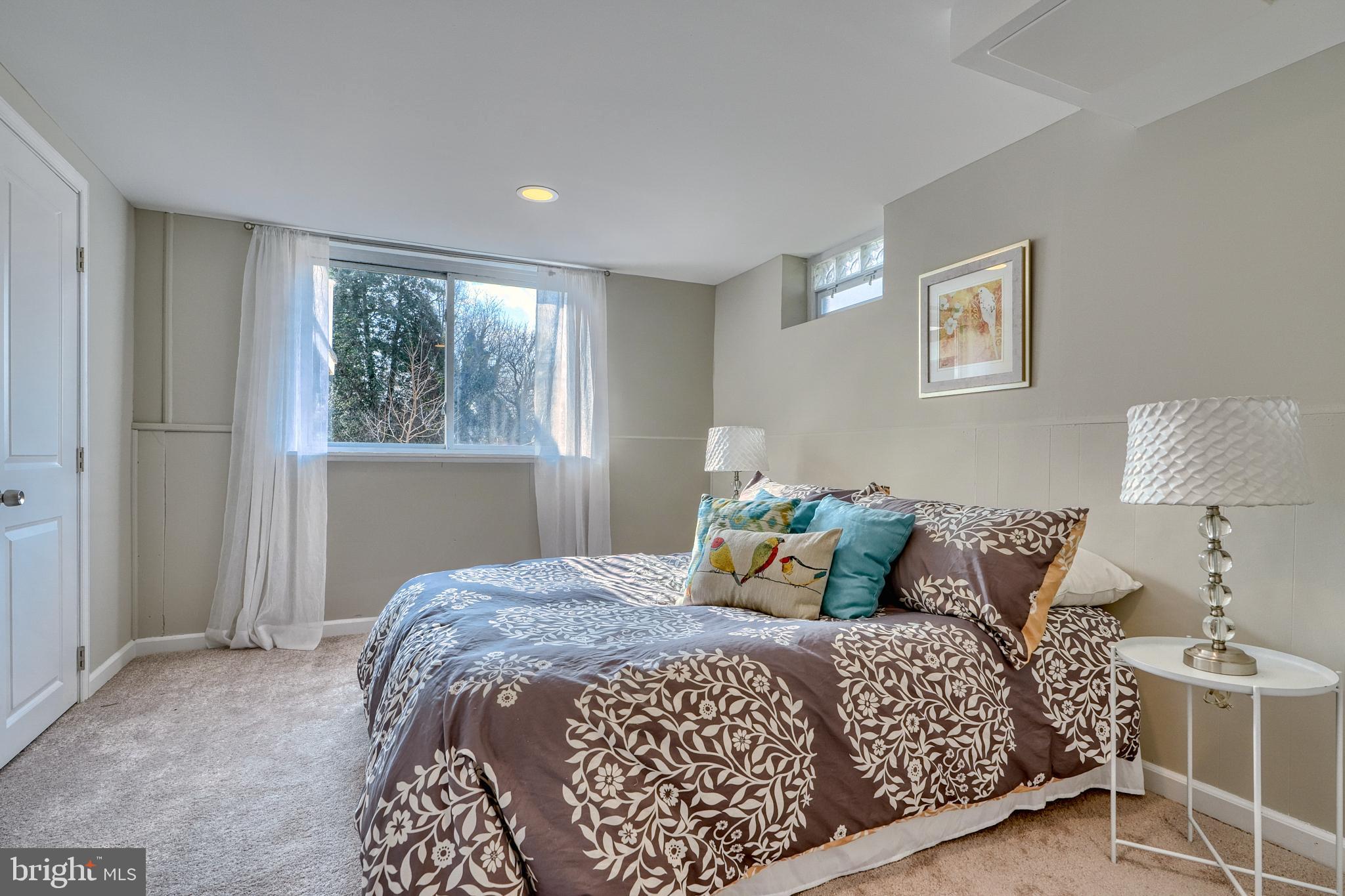 HILLENDALE PARK - Residential