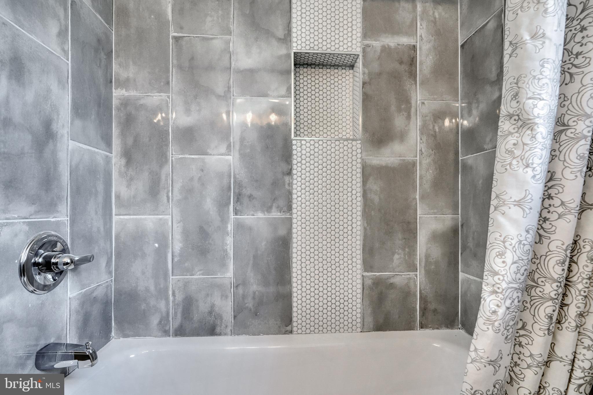 HILLENDALE PARK - Residential