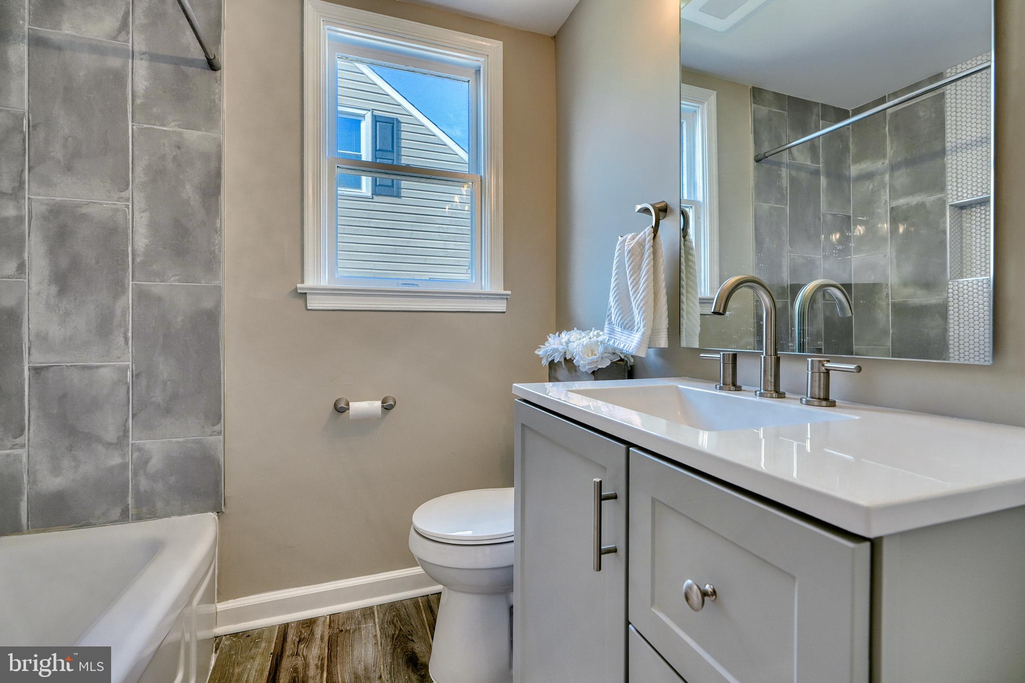 HILLENDALE PARK - Residential