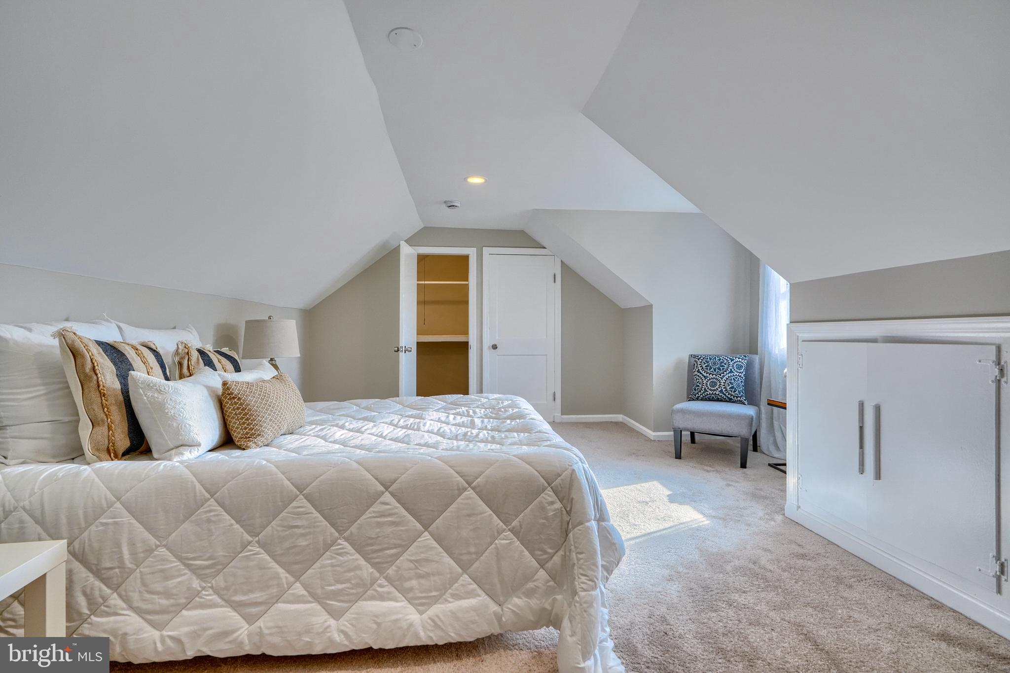 HILLENDALE PARK - Residential