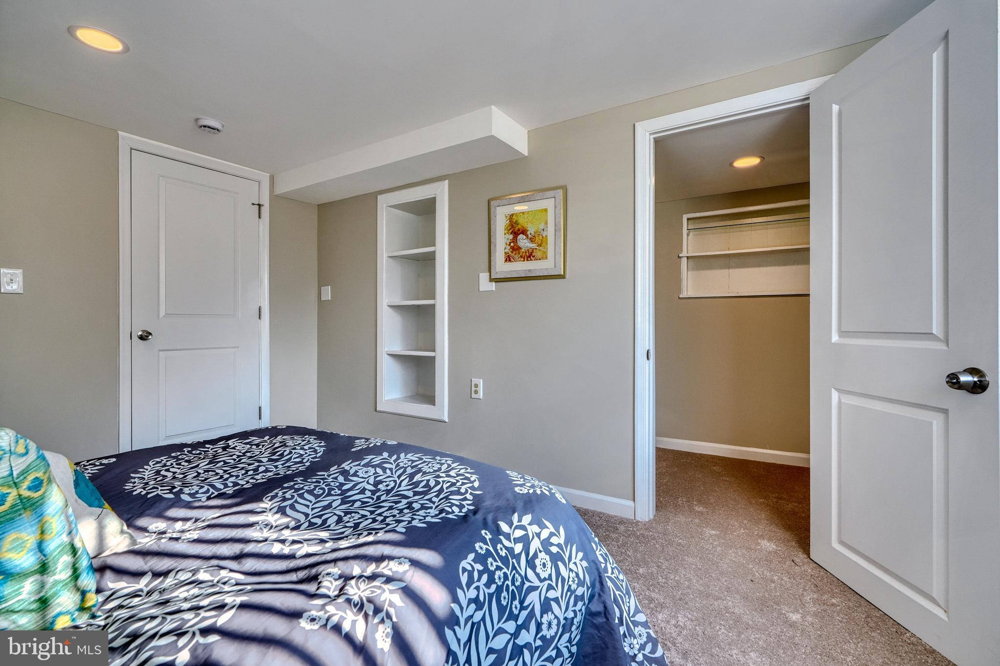 HILLENDALE PARK - Residential