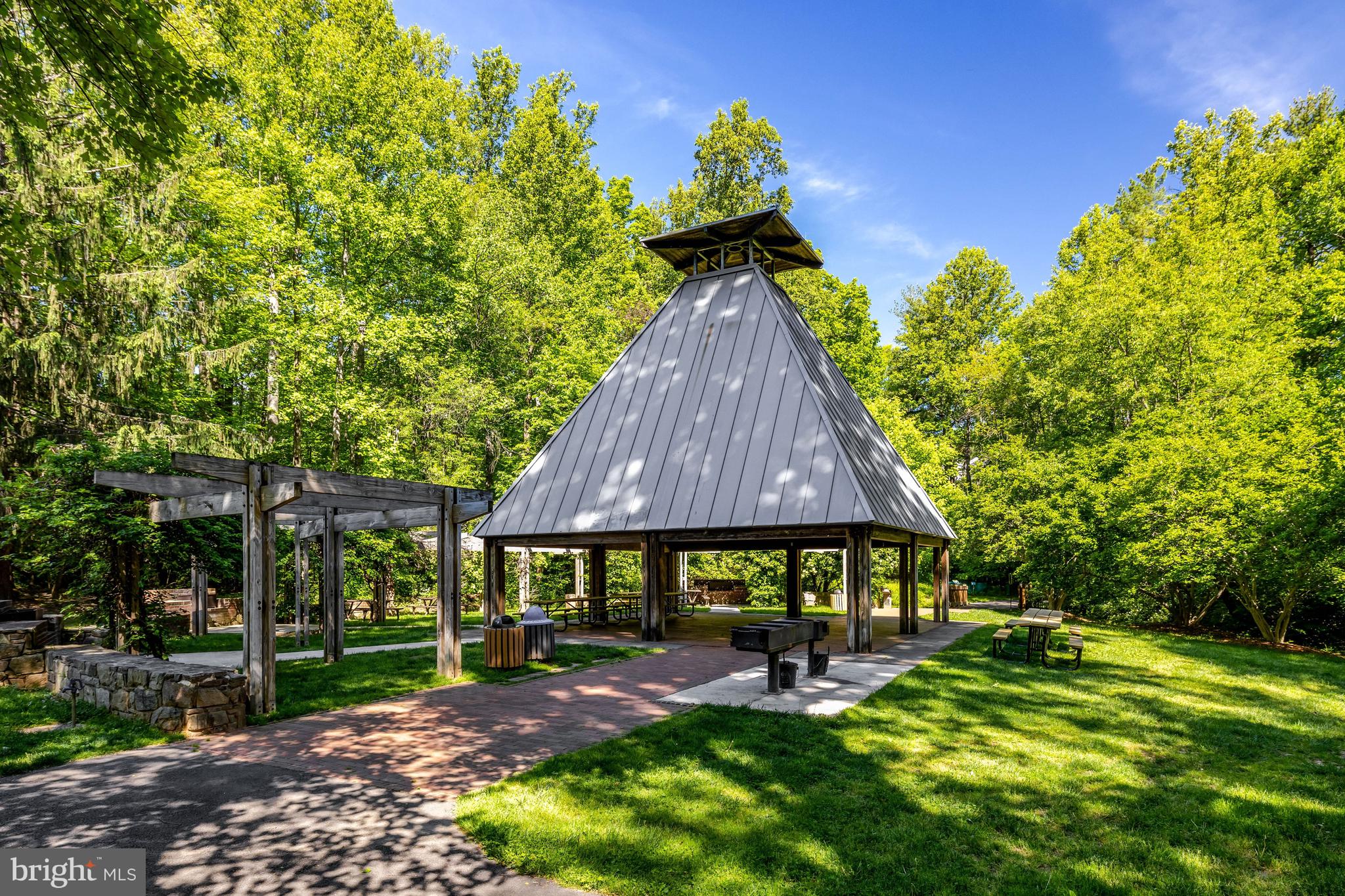 RESTON - Residential