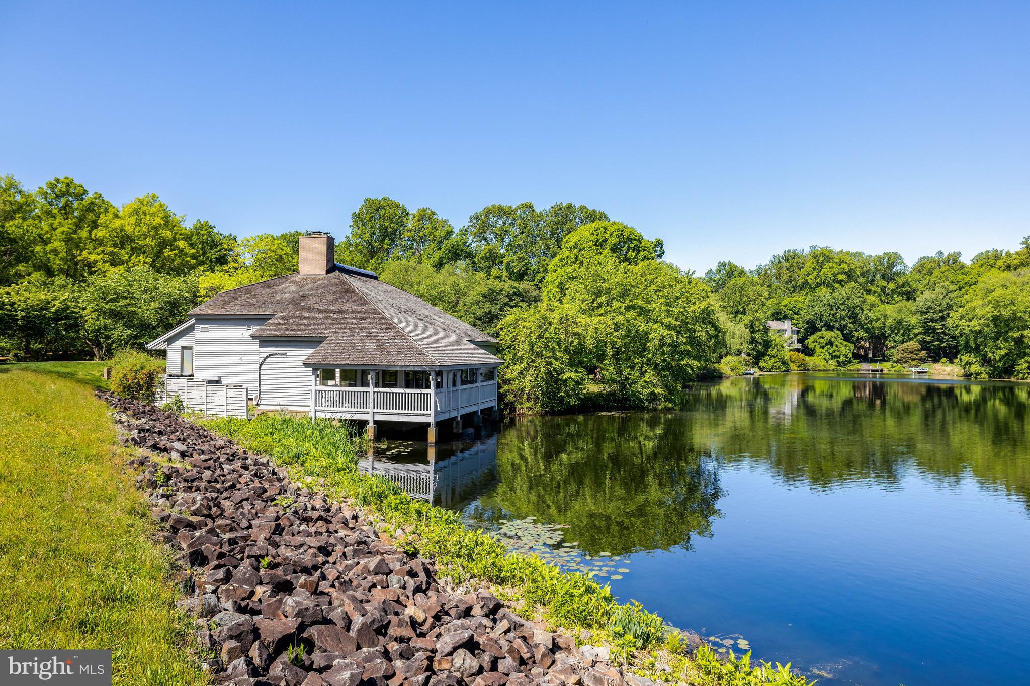 RESTON - Residential