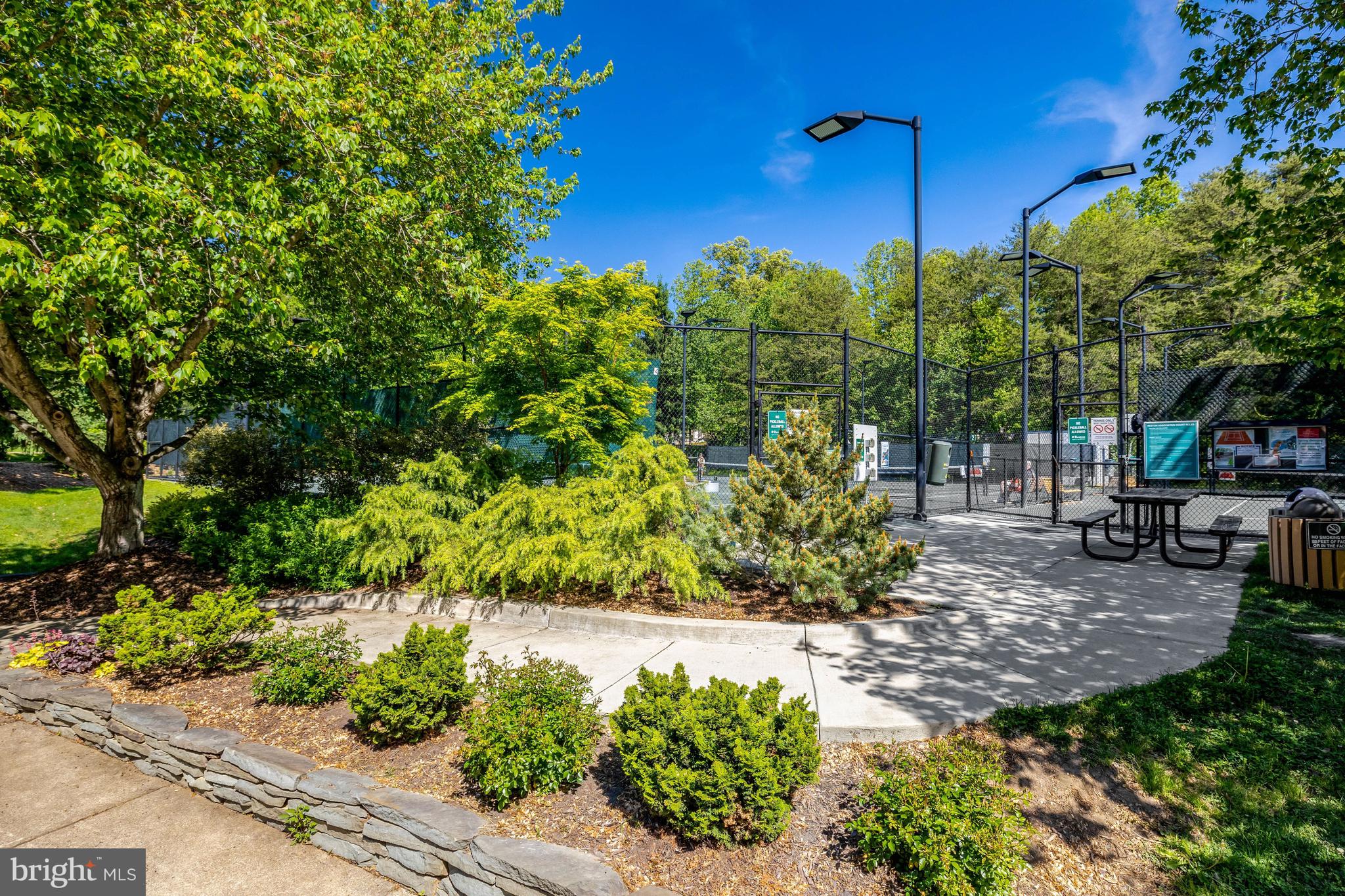 RESTON - Residential