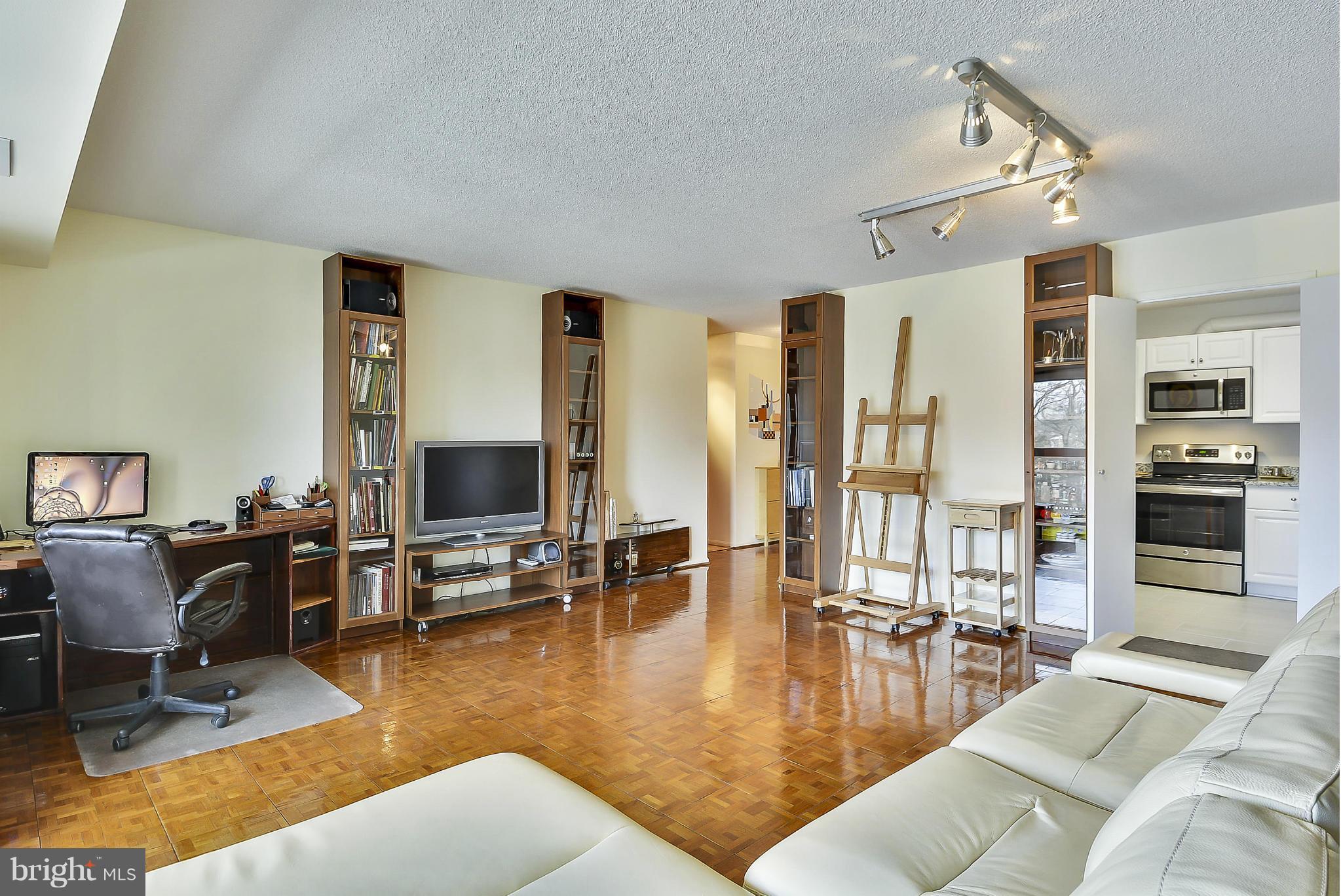 WATERGATE AT LANDMARK - Residential