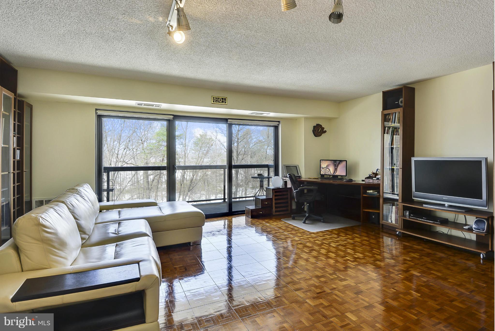 WATERGATE AT LANDMARK - Residential