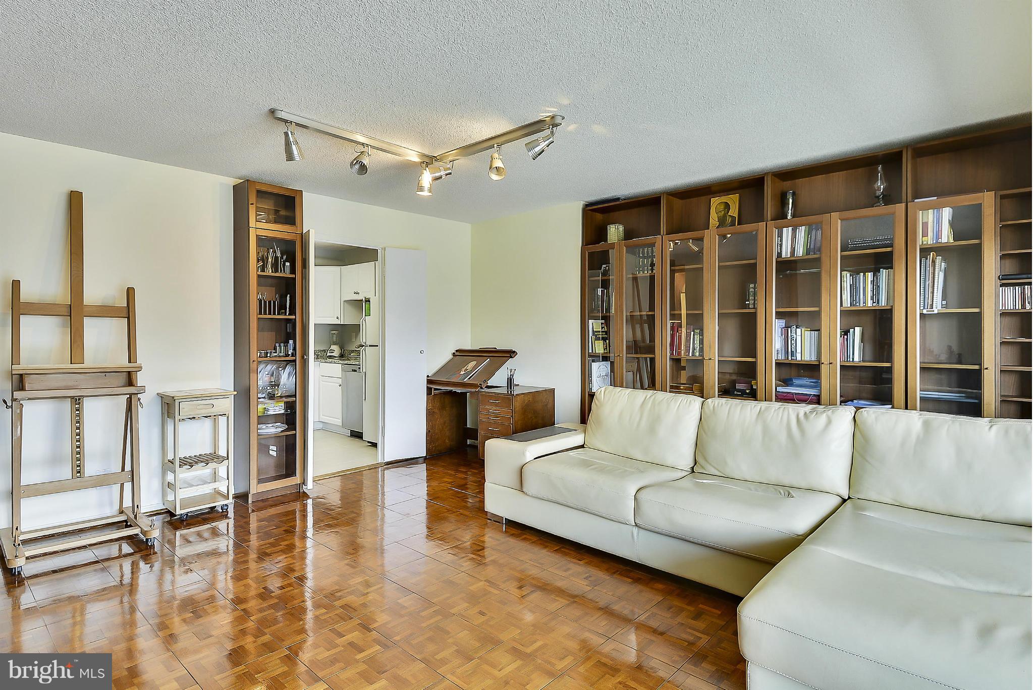 WATERGATE AT LANDMARK - Residential