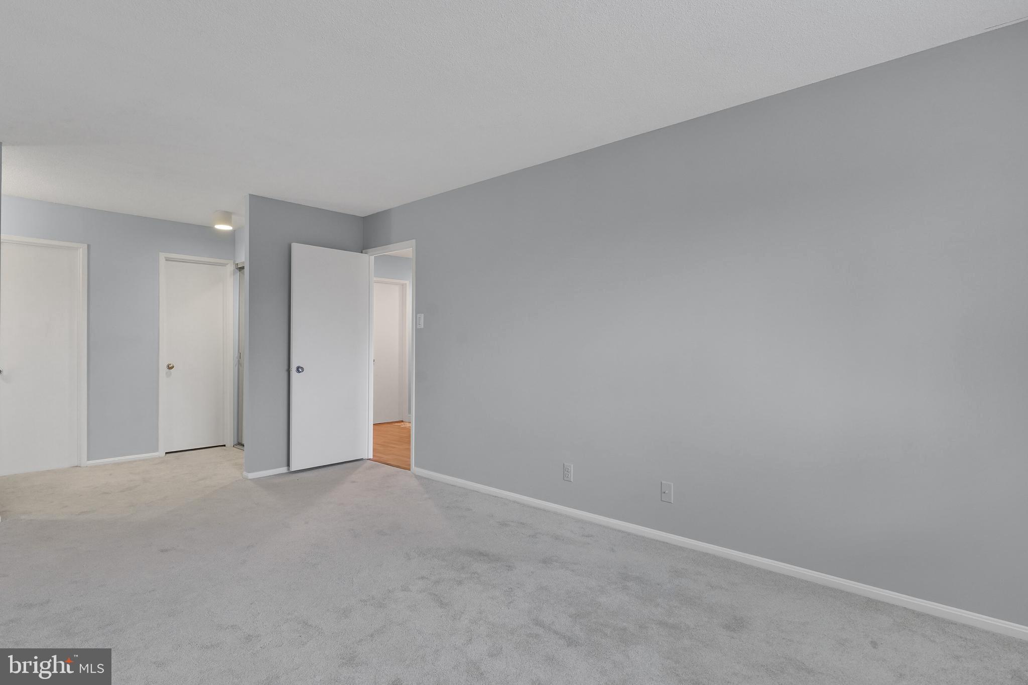 WATERGATE AT LANDMARK - Residential