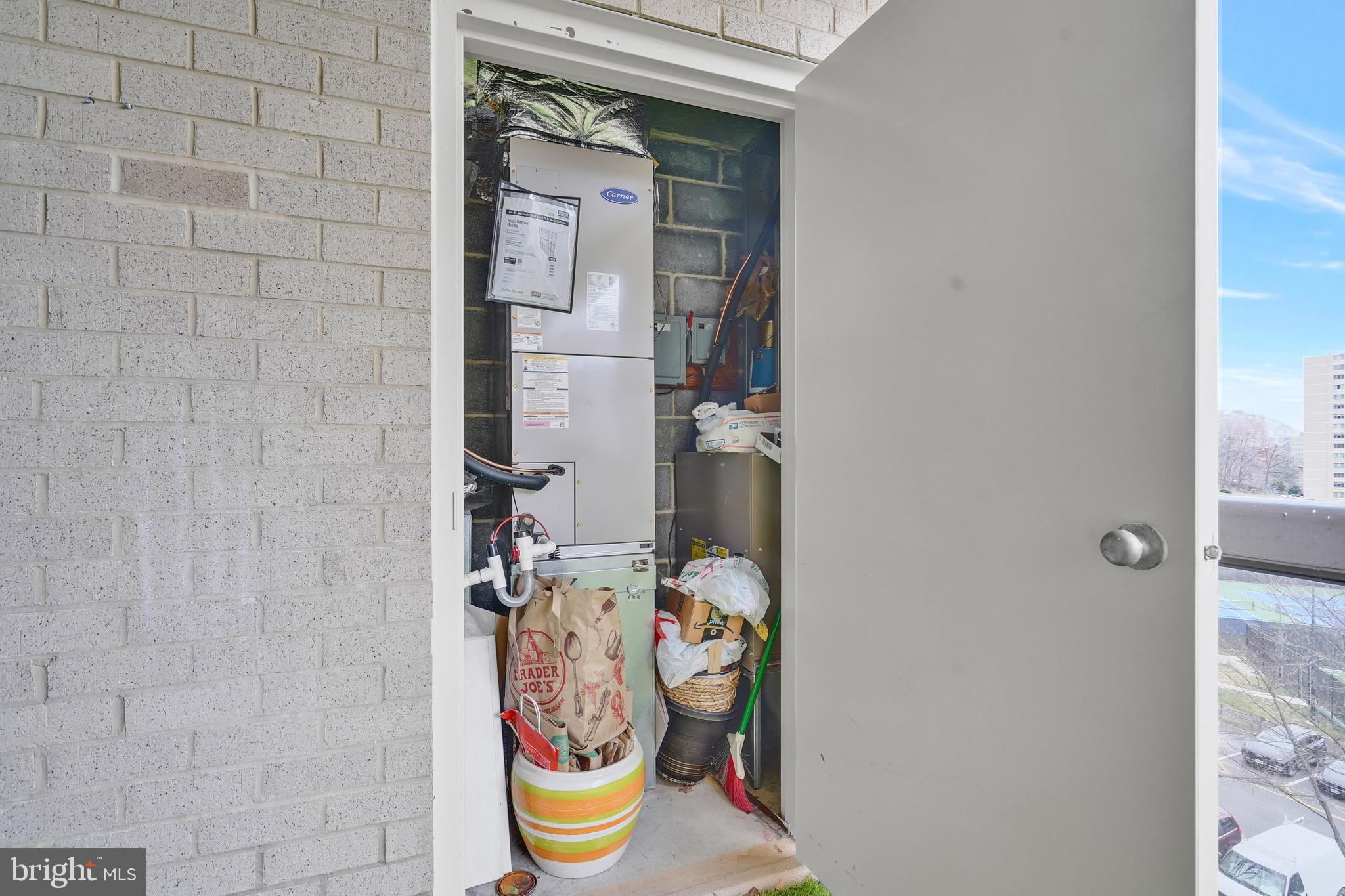 WATERGATE AT LANDMARK - Residential