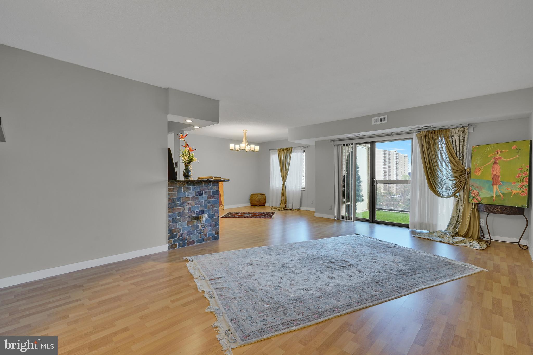 WATERGATE AT LANDMARK - Residential