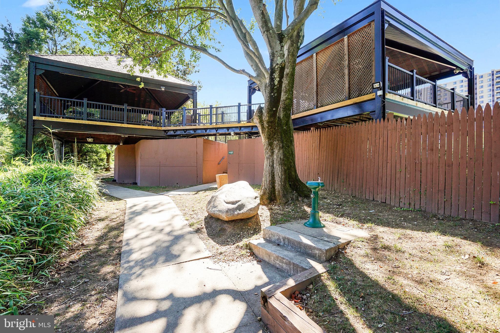 WATERGATE AT LANDMARK - Residential