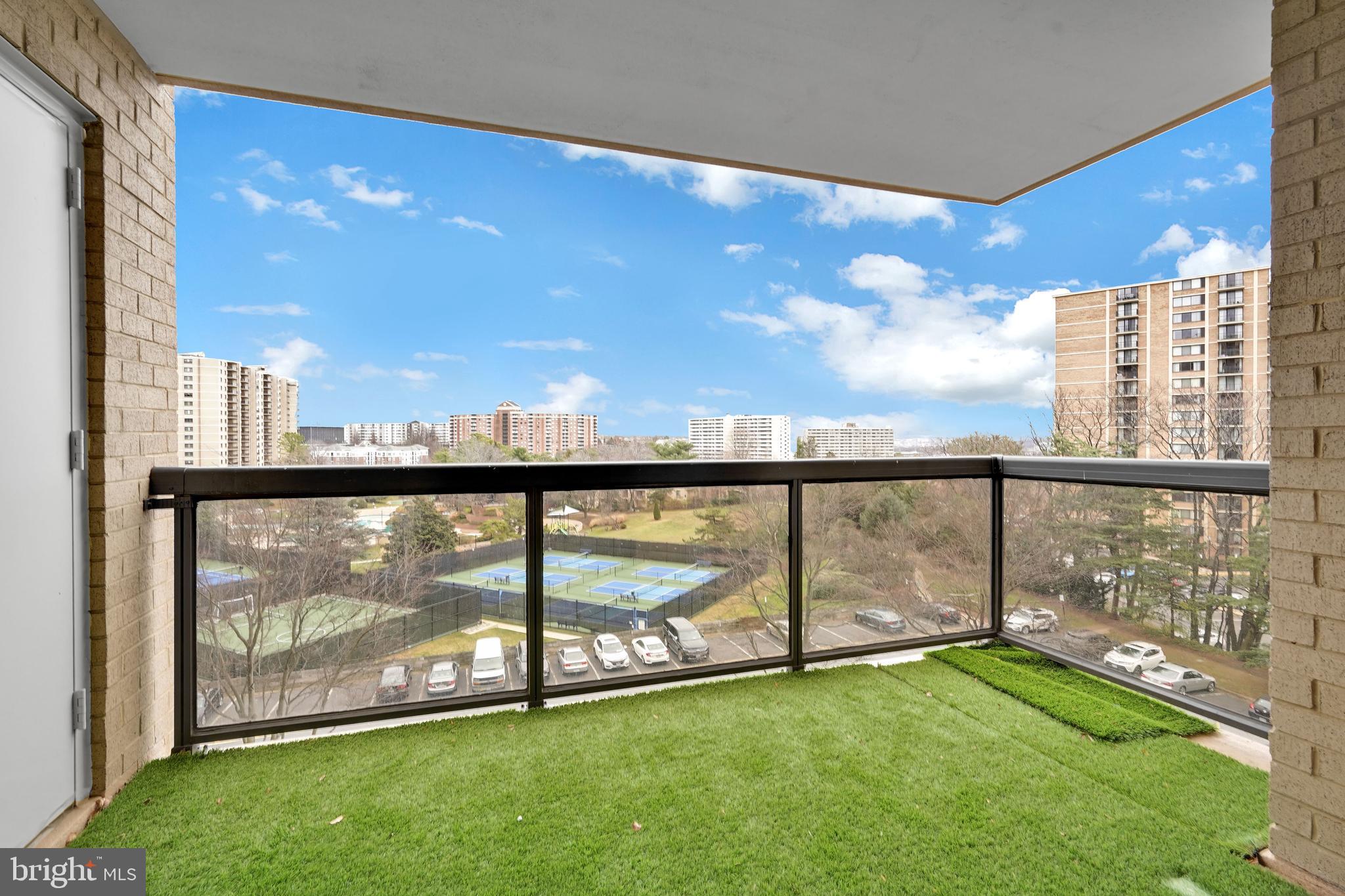 WATERGATE AT LANDMARK - Residential