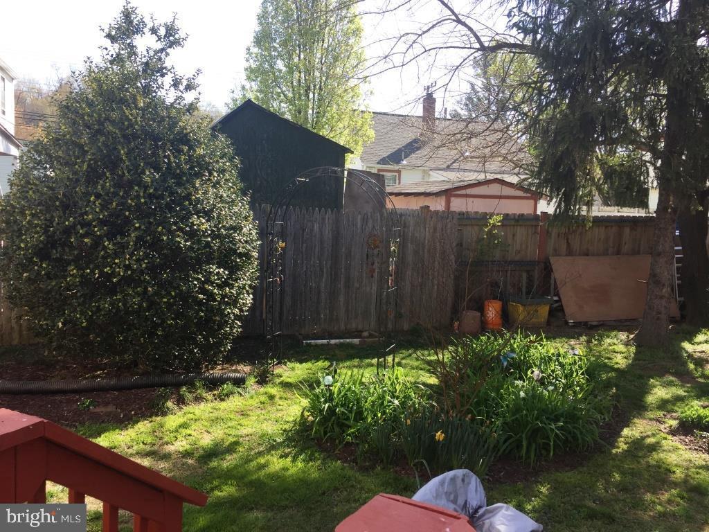 GREEN MEADOWS - Residential Lease